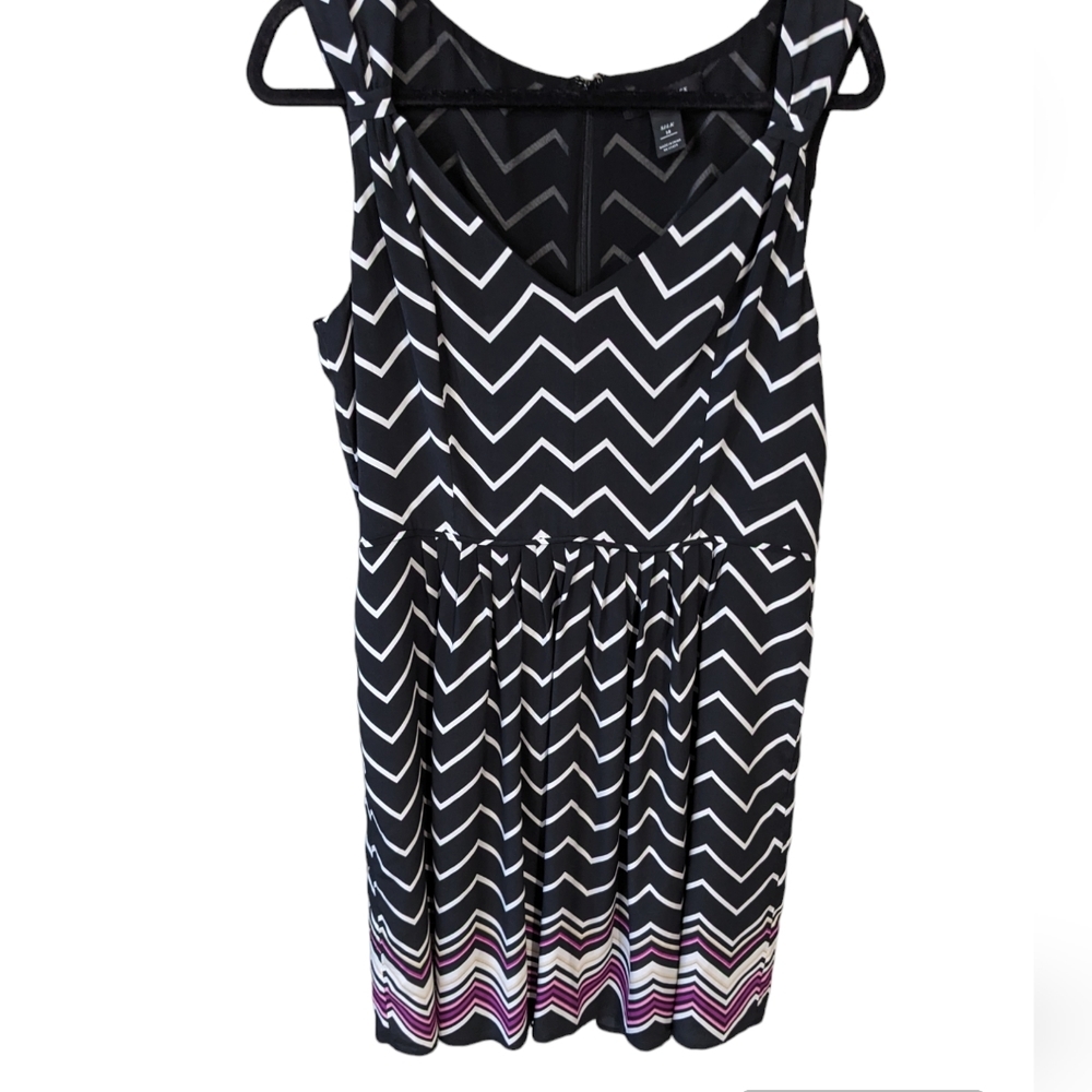 Silk Chevron Flirty Dress - Picture 7 of 12